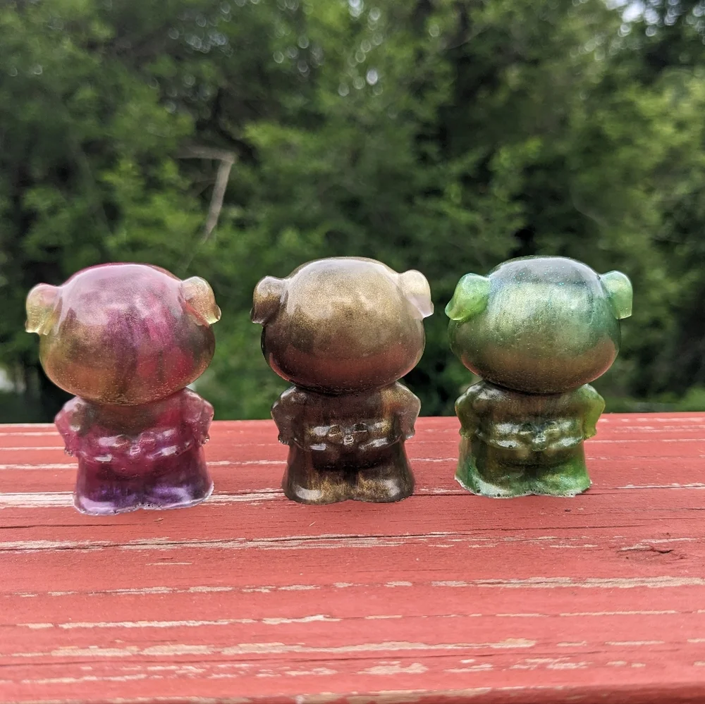 3 Little Pigs Resin Art Handmade Colorful Cute Pig Artisan Gift Piggy Easter - Picture 6 of 16